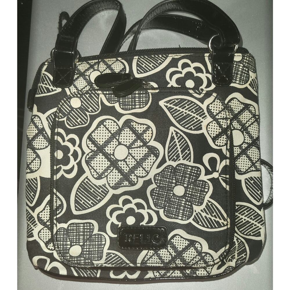 Relic Crossbody Bag Purse Black And White Flower Theme Faux Leather Adj Strap